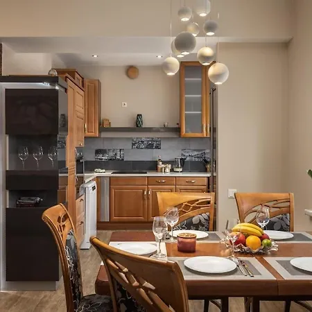 Lovely 2-bdrm Ideal For Couples And Family With Children, Free Parking On Premises Riga
