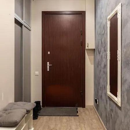 Apartman Lovely 2-bdrm Ideal For Couples And Family With Children, Free Parking On Premises Riga